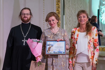 За нравственный подвиг учителя